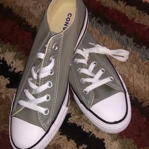 BRAND NEW GREY LOWTOP CONVERSE